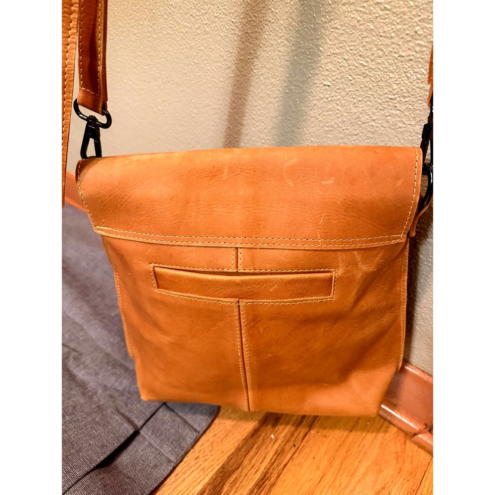 Leather shoulder bag with adjudtable strap - Picture 3 of 11